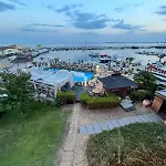 Kambani Arnel , Marina Апартамент *