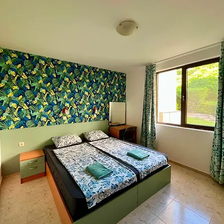 Kambani Arnel , Marina * Sveti Vlas